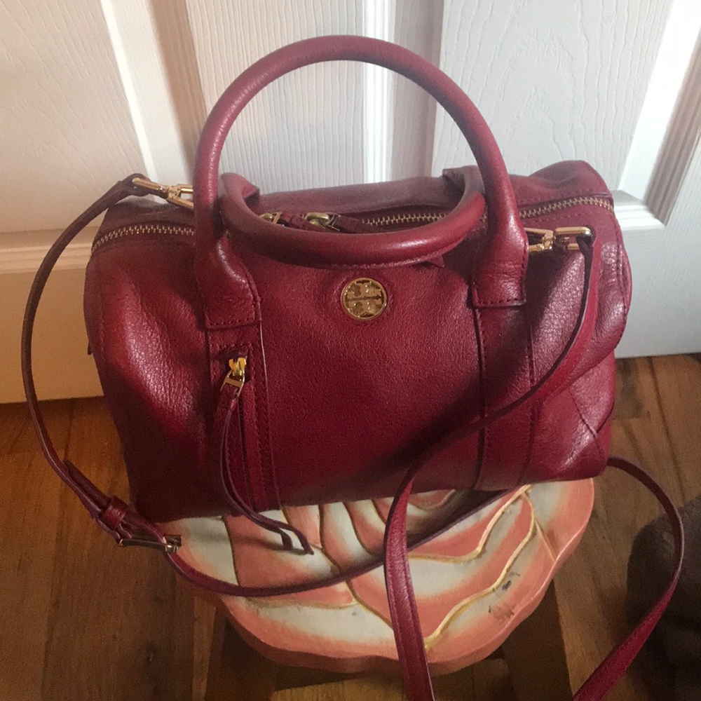 Beautiful leather small Tory Burch red satchel
